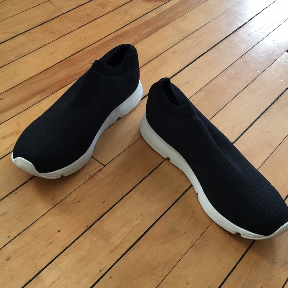 Barely worn Vince slip on sneakers women’s size 10
